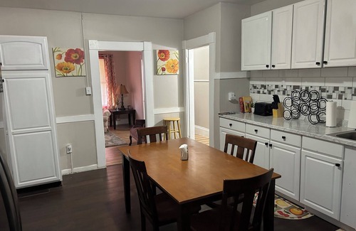 Indian Orchard Apartment | Charming Vern Orchard 3BR Retreat for Families