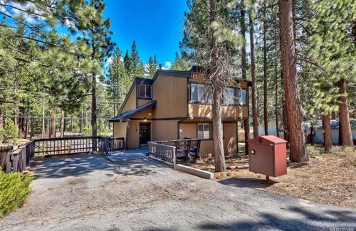 Bijou Park Cabin | Cozy 3BD/2BA cabin, Sleeps 6-10, All year-round accessible road