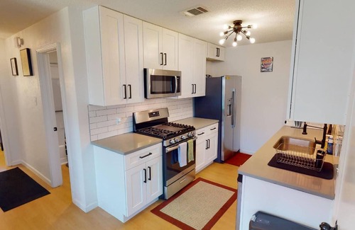 McKinney House | Cozy 3bd Southeast Austin - close to everything!