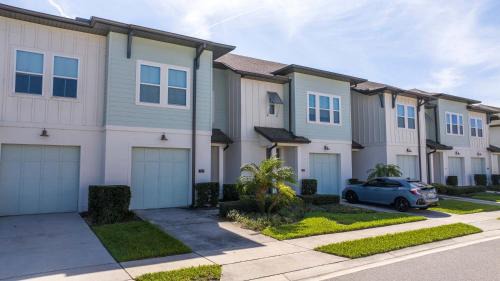 Davenport House | Cozy 3Bd with Free Waterpark at Festival Resort 733