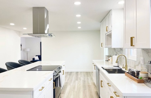 Arden-Arcade House | Inviting 3-Bedroom House with Fireplace Near the River