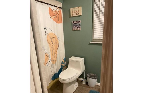 Forest Hills House | Cozy 3bed/2 bath