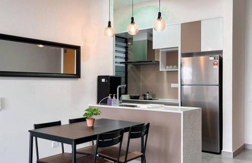 Kuala Lumpur Apartment | Comfortable 3BR Stay for Families Near MidValley Pavilion