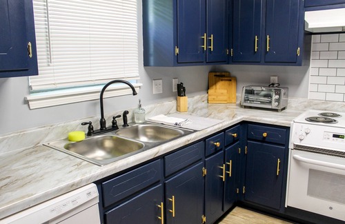 Northport House | Inviting 3BR Home with Spa Near Bryant-Denny Stadium