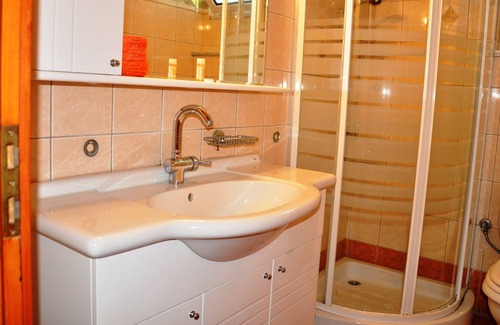 Sivros Apartment | Inviting 3BR Apartment in Tranquil Lefkada Village