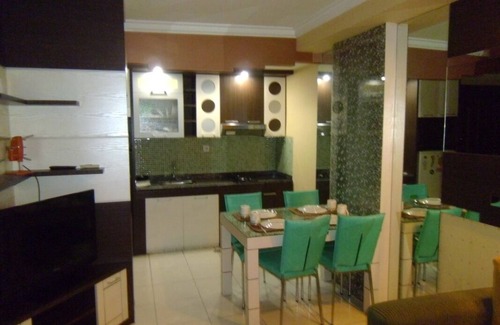 Panunggangan Utara Apartment | Charming 3BR Apartment in Tangerang Center with Pool