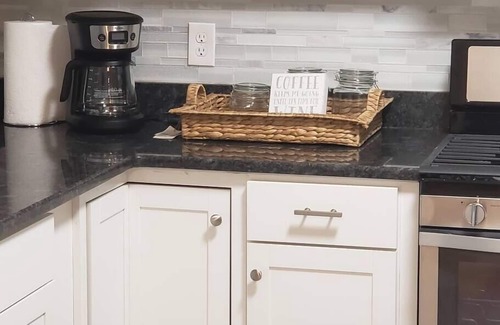 Mount Mourne House | Inviting 3BR Davidson Bungalow with Hot Tub & Spa