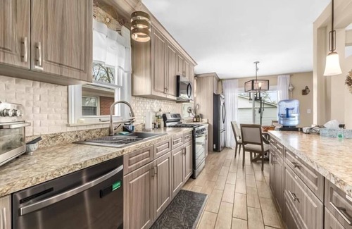 Livonia House | Exceptional 3BR Retreat - Pet Friendly Near Detroit Airport