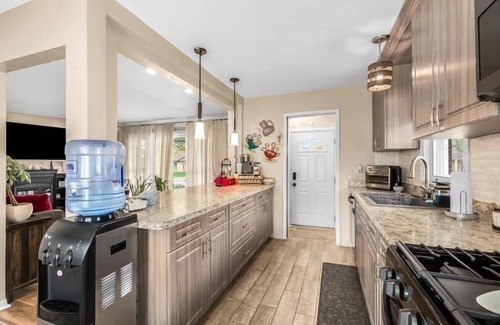 Livonia House | Exceptional 3BR Retreat - Pet Friendly Near Detroit Airport