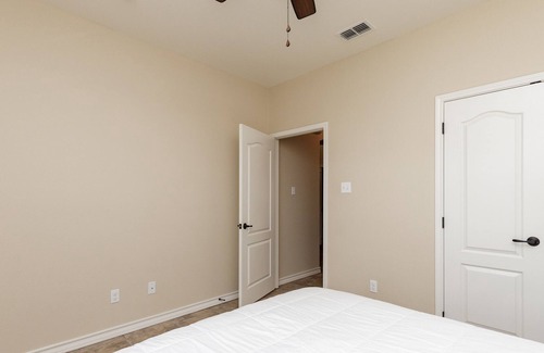 South Side House | Ideal 3BR Home, Steps from the Beach with Fast WiFi!