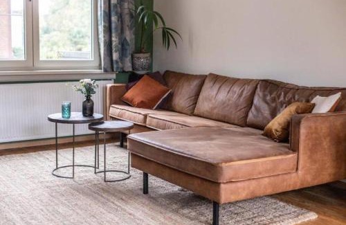 Harmonie Apartment | Cozy Triplex Retreat in Zuid - Family-Friendly Getaway