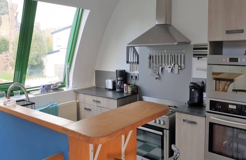 Tregastel House | Villa Trégastel: Family-Friendly Retreat with Spa & Kitchen