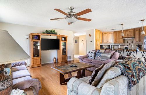 Settlers Ridge House | Cozy 3BR Retreat with Outdoor Dining & BBQ Grill