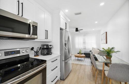 Sun Bay South House | Pet-Friendly Tyson Hotel, 5 Min from Bayshore Blvd
