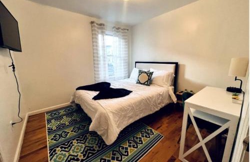 Weequahic Apartment | Welcoming 3BR Retreat with Easy NYC Access