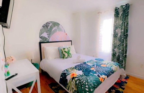 Weequahic Apartment | Welcoming 3BR Retreat with Easy NYC Access