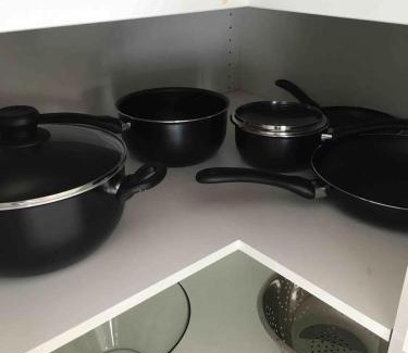 Liverpool House | Welcoming 3BR Townhouse in Liverpool CBD with Parking