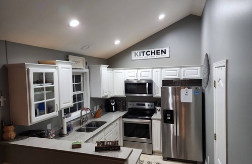Graham House | Pet-Friendly Escape with Small-Town Appeal and Top Ratings