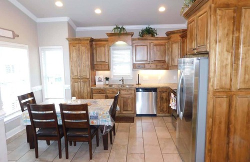 Surfside Beach House | Summer Special: Pet-Friendly Retreat at Ocean Lakes