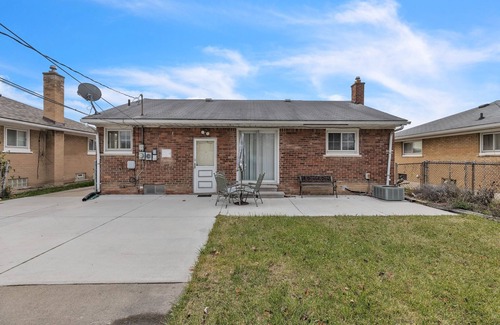 Westland House | Welcoming 3BR Westland Retreat with Family-Friendly Amenities