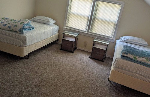Eastside House | Cozy 4-bdrm house in safe neighborhood just around the corner from Syracuse Univ