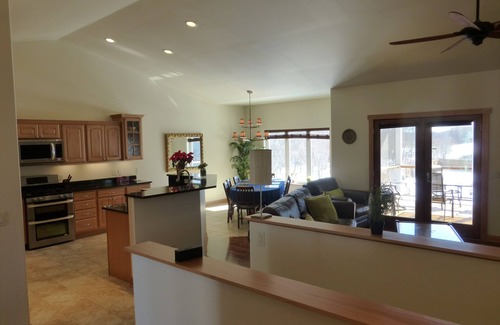 Deerfield Condo | Perfect Family Retreat with Fire Pit & Yard Games Near Madison