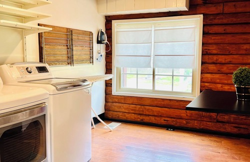 Fillmore Cabin | Serene 4-Bedroom Cabin with Ocean View and WiFi