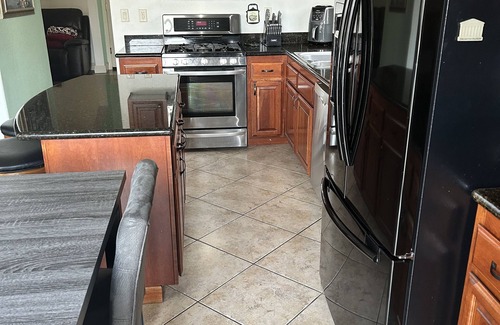 Olivehurst House | Inviting 4-Bedroom Retreat with Pool & Hot Tub in Plumas Lake