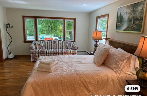 Amherst Center House | Cozy 4-bedroom house with AC and WiFi in charming Amherst
