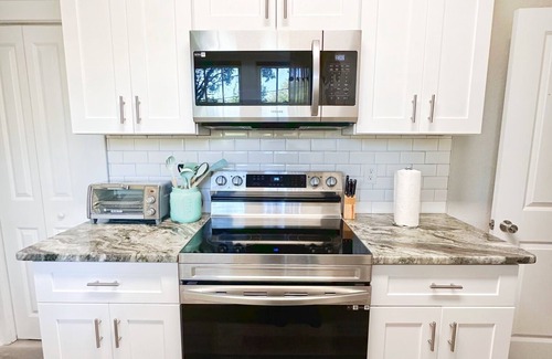 Lakeland House | Inviting 4-Bedroom Retreat with Pool and High Ratings