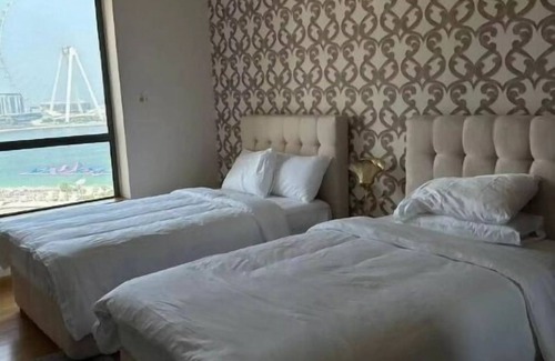 Al Rigga Apartment | Inviting 4 BHK Apartment in Dubai - Family Friendly Stay