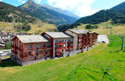 Termignon Apartment | Relaxing Apartment Termignon for 4 with Spa & Kitchen