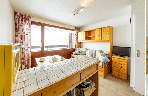 Montgellafrey Apartment | Cozy 5-Person Apt, South-Facing Balcony, Near Slopes and Shops in Saint François Longchamp