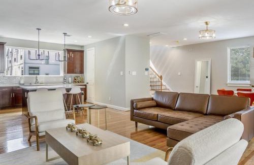 Riverside Terrace House | Inviting 6BR Home Near MedCtr & NRG Stadium with Fast Wi-Fi