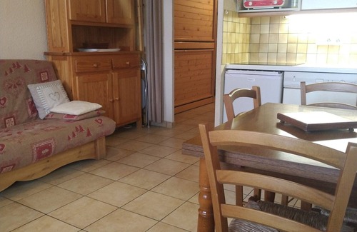 Montgellafrey Apartment | Cozy apartment for 6, 34m², near slopes and shops, Saint-François Longchamp