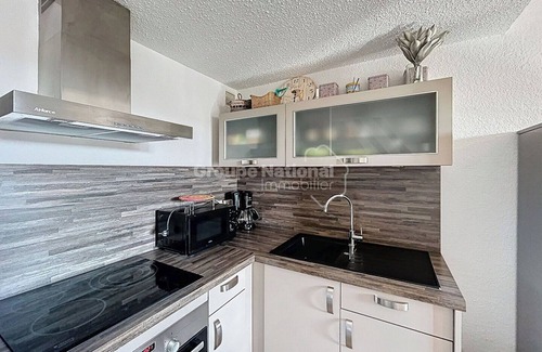 Saintes-Maries-de-la-Mer Apartment | Cozy Apartment Steps from the Beach with Ocean View