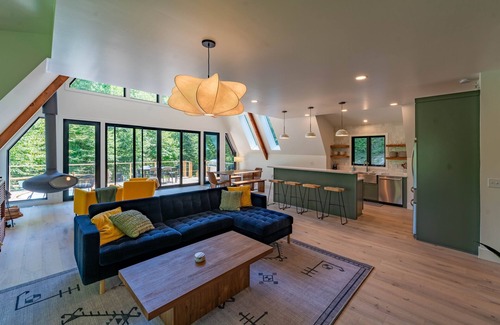 Vilas Cabin | Charming A-Frame Cabin with Hot Tub near Boone - 10/10 Rating