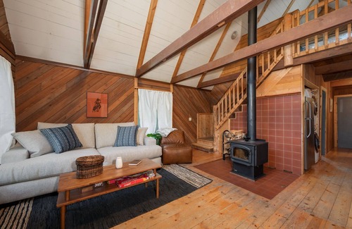 Oregon Water Wonderland Cabin | Charming A-Frame Cabin Steps from the Deschutes River