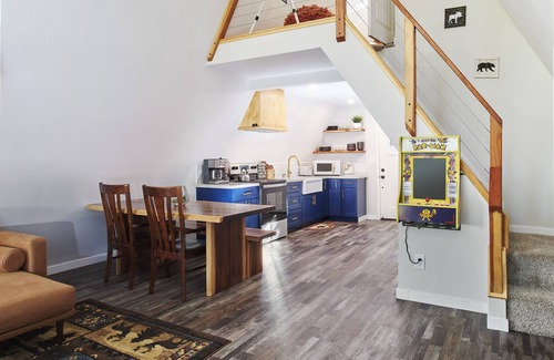 Bouvet Island House | Inviting A-Frame Retreat with Outdoor Dining Deck