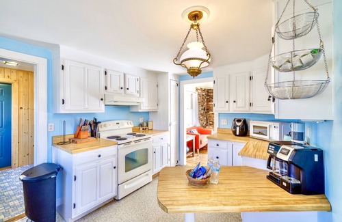 Hall Quarry Cottage | Charming Acadian Cottage: Pet-Friendly Retreat in Mount Desert