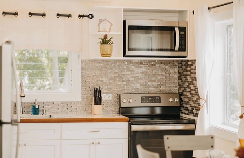 Estate Enighed Cottage | Inviting Stays with Ocean Views and Spa Amenities