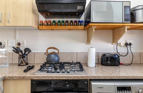 Doonside Apartment | Inviting Ocean View Apartment with Pool & Family-Friendly Perks