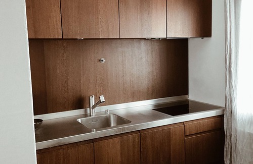 Klosters-Serneus Apartment | Alpine Chic Studio in Klosers: Perfect for Mountain Lovers