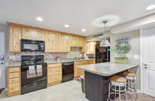 American Fork Apartment | Pet-Friendly American Fork Retreat with Electric Fireplace