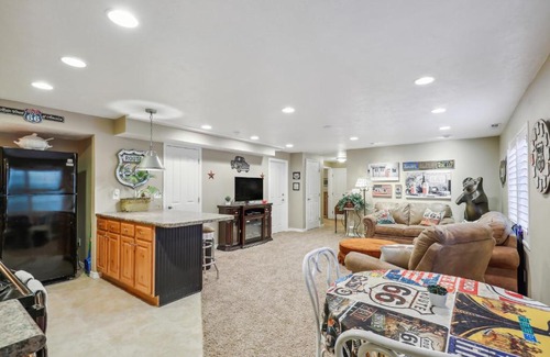 American Fork Apartment | Pet-Friendly American Fork Retreat with Electric Fireplace