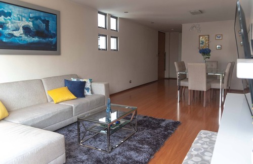 Santiago de Surco Apartment | Modern Apartment with Spa and Breakfast in Prime Location