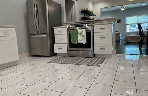 Highland Park House | Charming House Near Downtown with Kitchen and Family Amenities