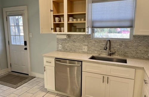 Highland Park House | Charming House Near Downtown with Kitchen and Family Amenities