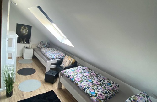 Dorfles-Esbach Apartment | Bright Top-Floor Vacation Apartment with Kitchen & Breakfast