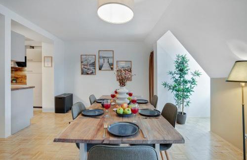 Graz City Centre Apartment | Cozy and Calm - Historic City Center with Free Parking by HERO HOMES